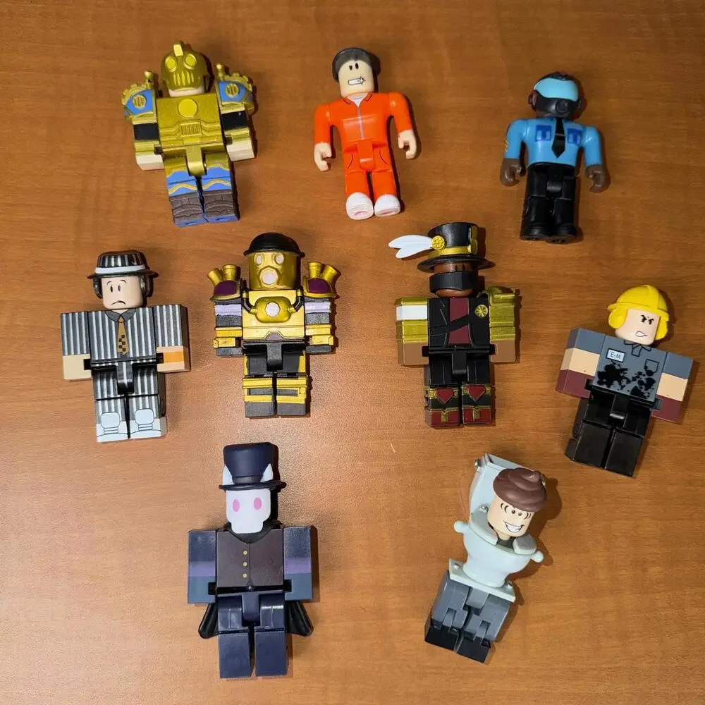 Roblox -  Lot of 9 Assorted Action Figures